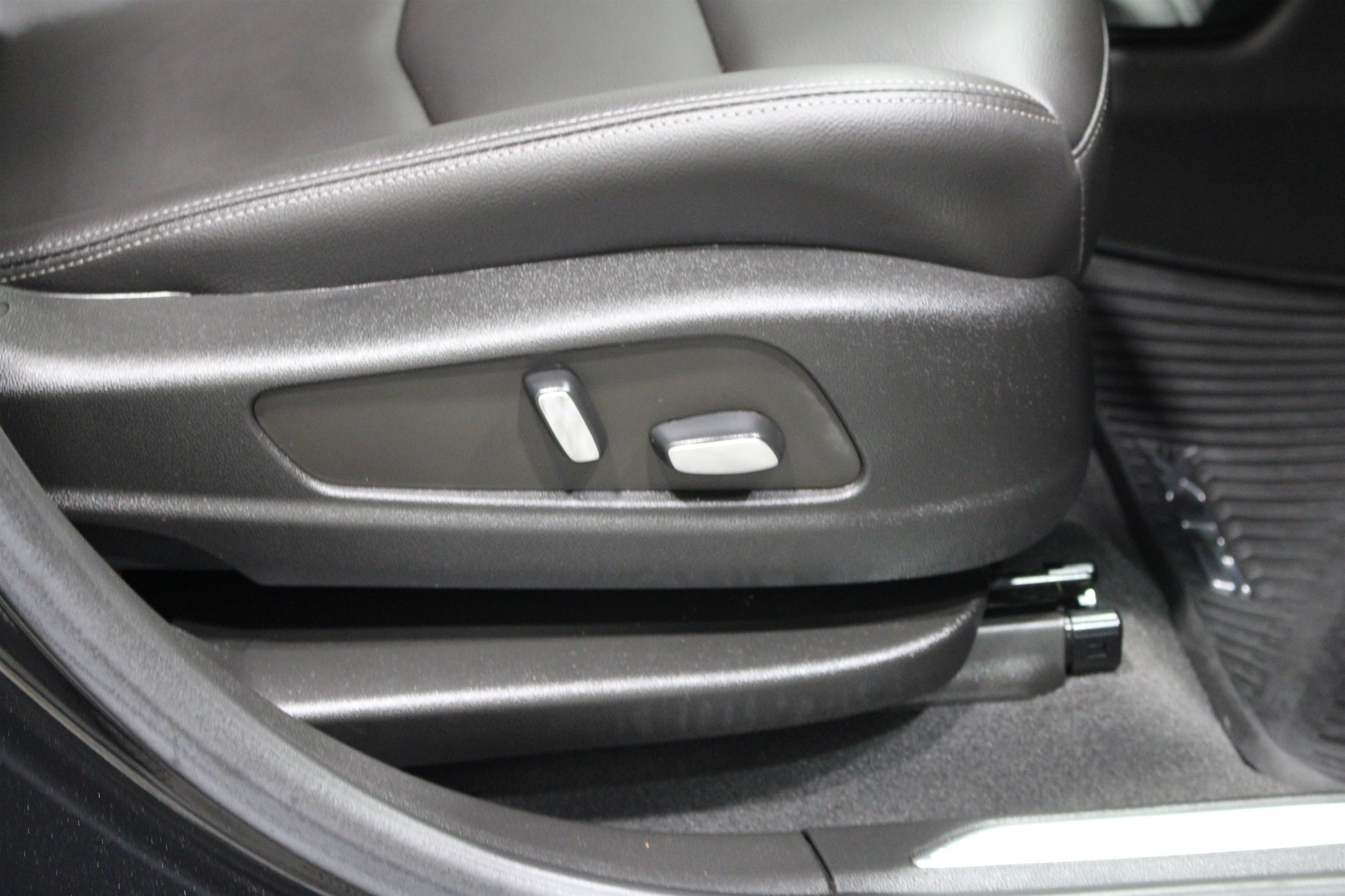 Certified 2023 Cadillac XT5 Luxury AWD/4WD image 29