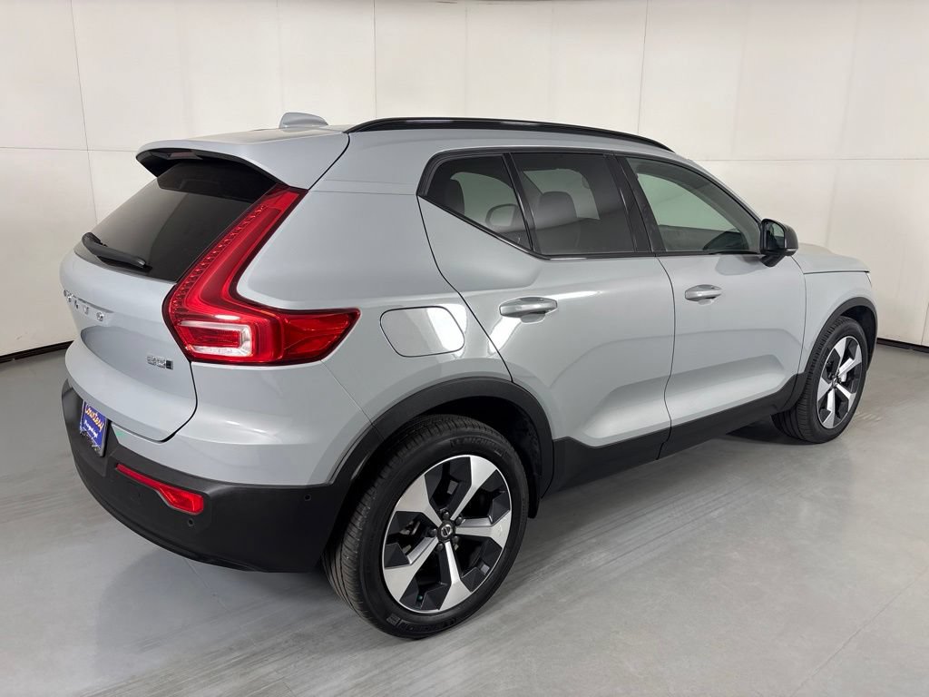 Used 2026 Volvo XC40 B5 Plus AWD/4WD image 8