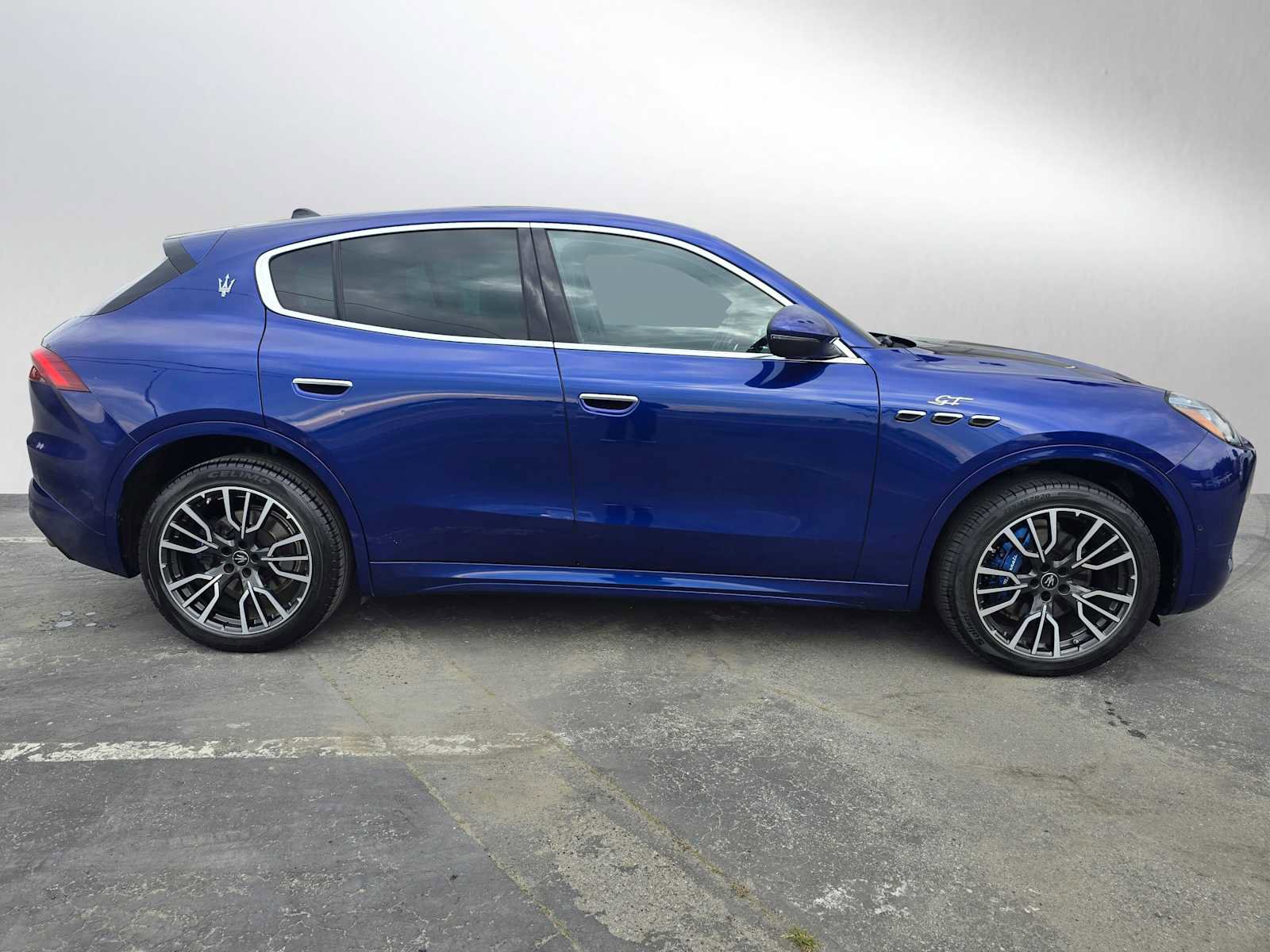 Used 2023 Maserati Grecale GT image 2