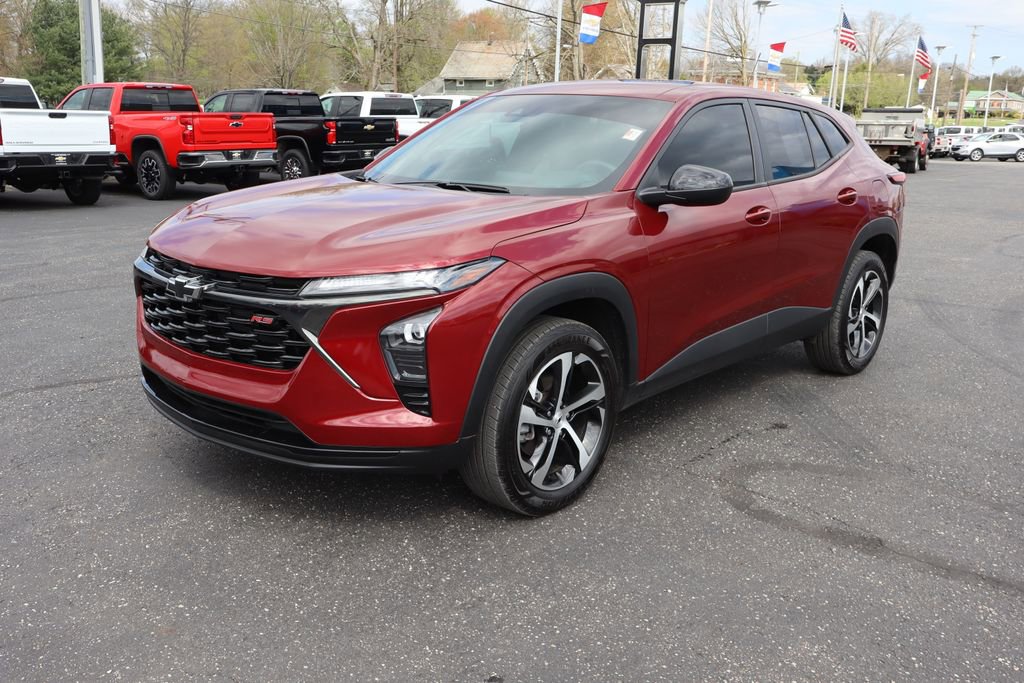 Used 2024 Chevrolet Trax RS w/ Driver Confidence Package FWD image 28