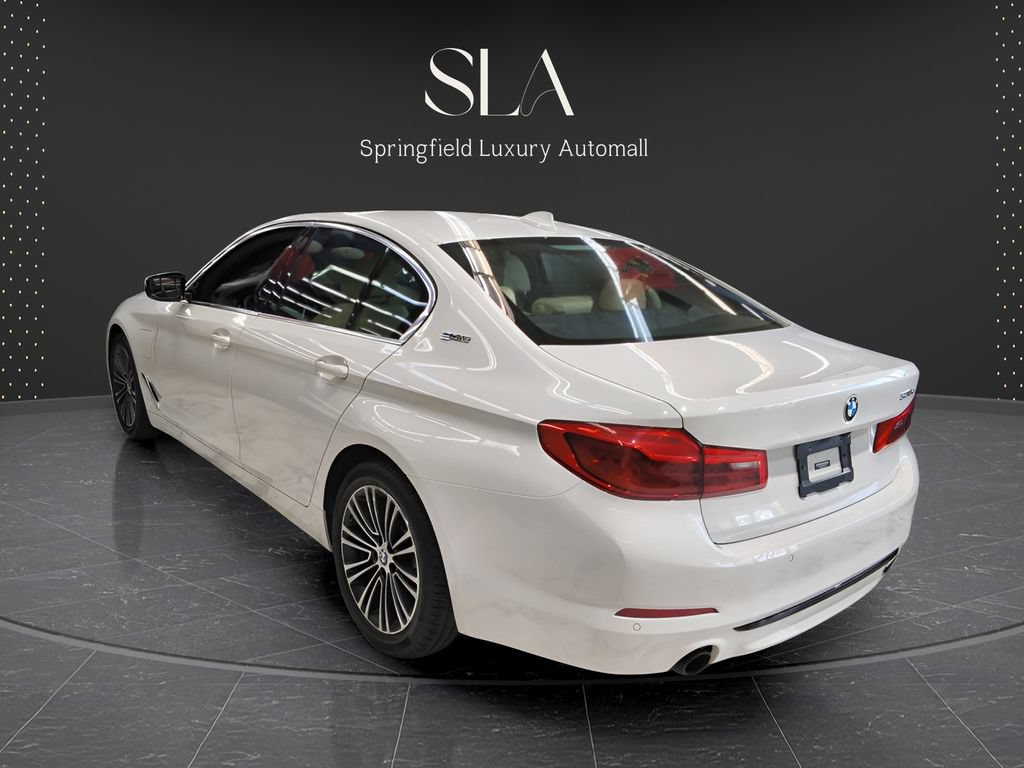 Used 2019 BMW 530e xDrive w/ Convenience Package AWD/4WD image 4