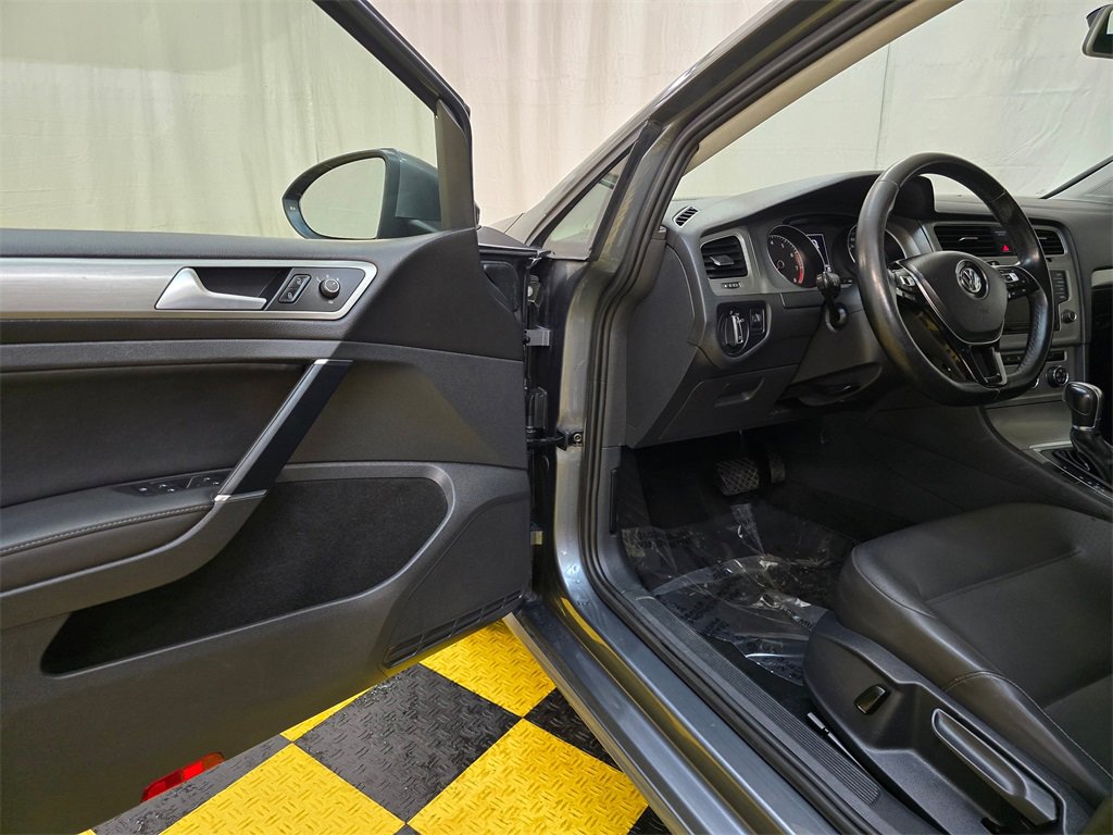 Used 2015 Volkswagen Golf SE image 50