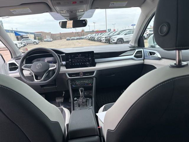 New 2025 Volkswagen Taos SE image 20