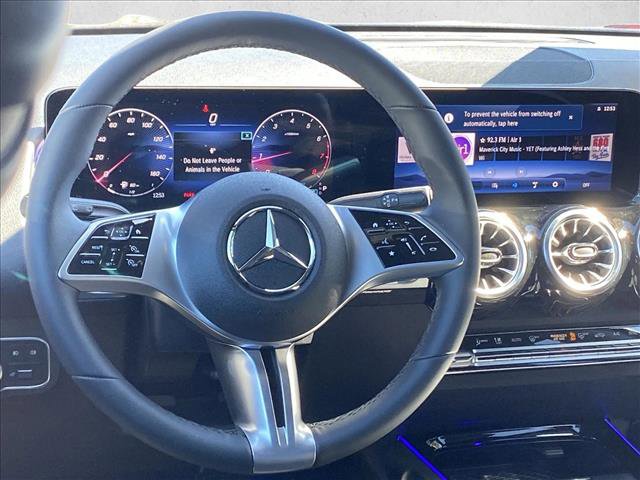 Used 2025 Mercedes-Benz GLB 250 image 15