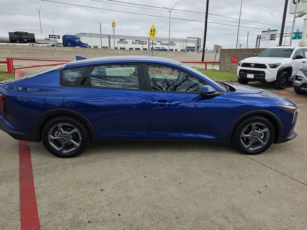 Used 2025 Kia K4 LXS image 5