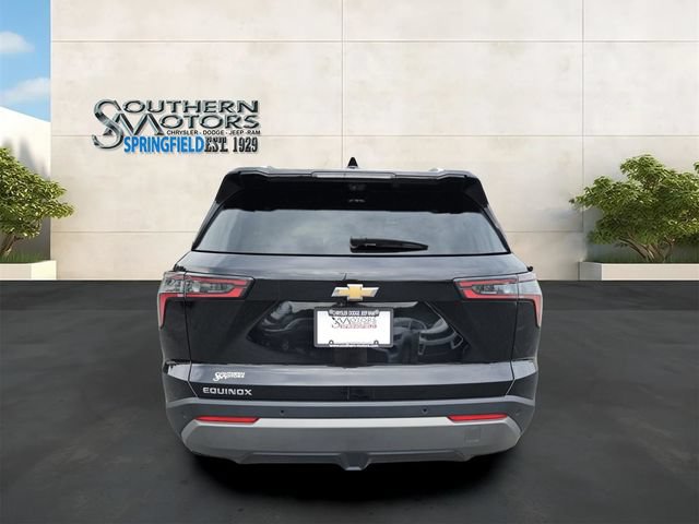 Used 2025 Chevrolet Equinox LT w/ Convenience Package II FWD image 4