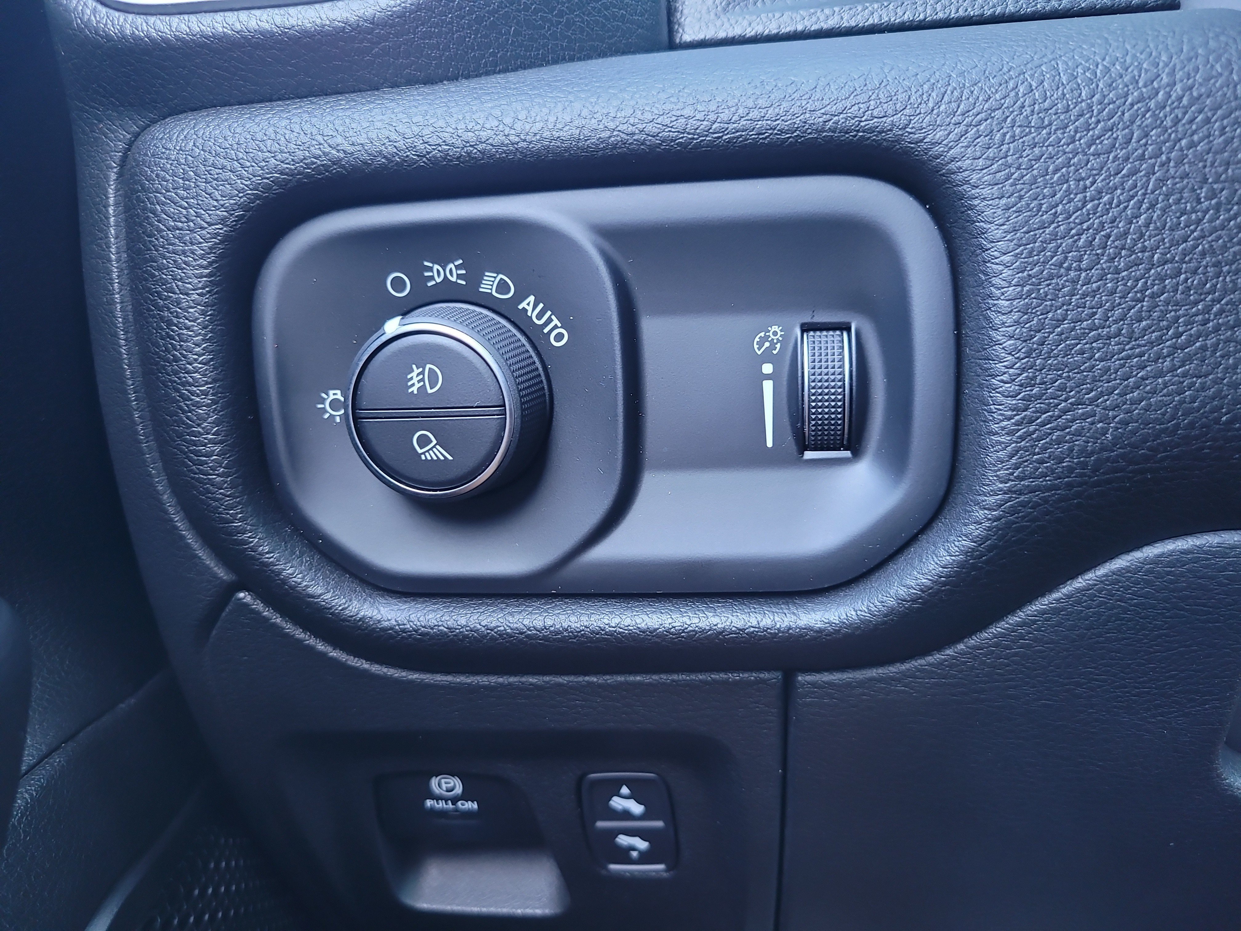 Used 2023 RAM 1500 Big Horn RWD image 31