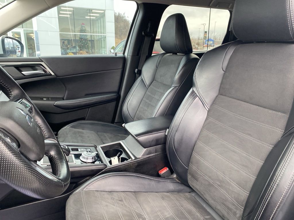 Used 2024 Mitsubishi Outlander SE image 19