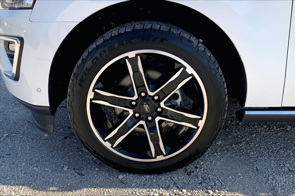 Used 2021 Ford Expedition Limited AWD/4WD image 8