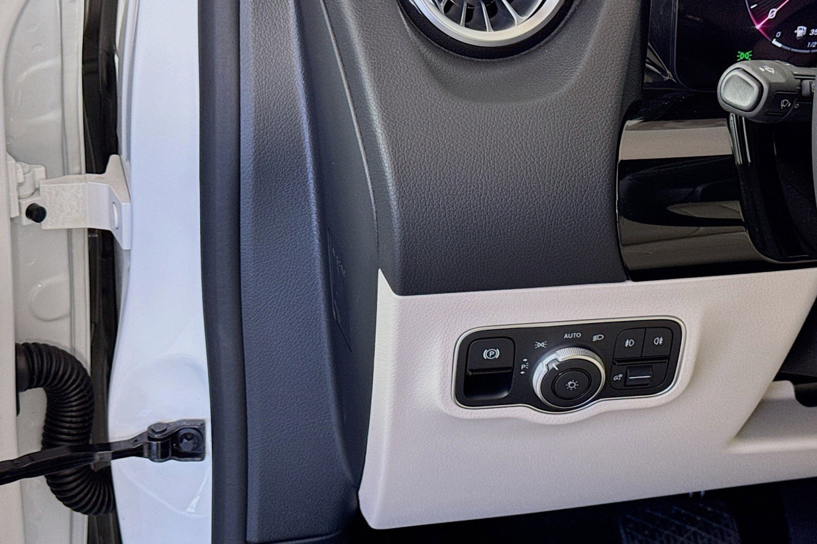 New 2025 Mercedes-Benz GLA 250 image 10