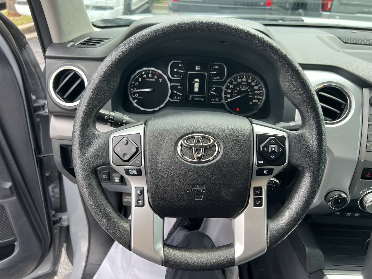 Used 2021 Toyota Tundra SR5 w/ SR5 Upgrade Package AWD/4WD image 18
