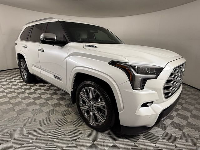 Used 2025 Toyota Sequoia Capstone AWD/4WD image 8