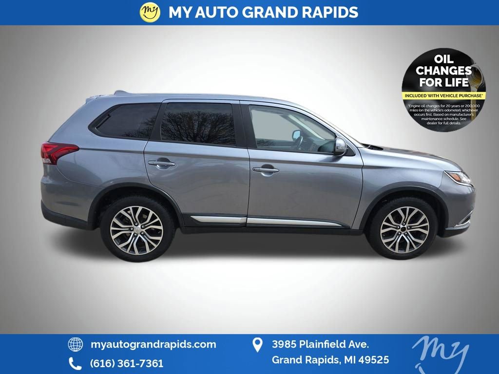 Used 2017 Mitsubishi Outlander SE image 8