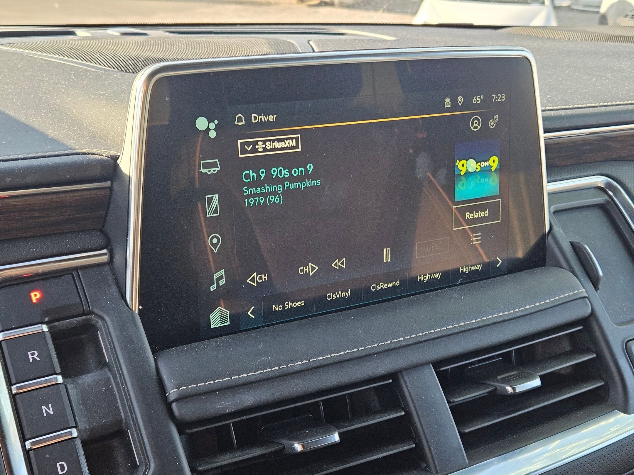 Used 2024 Chevrolet Suburban Premier AWD/4WD image 20