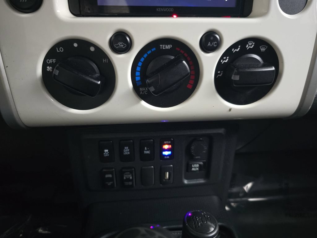 Used 2012 Toyota FJ Cruiser 4WD w/ Convenience Pkg image 25