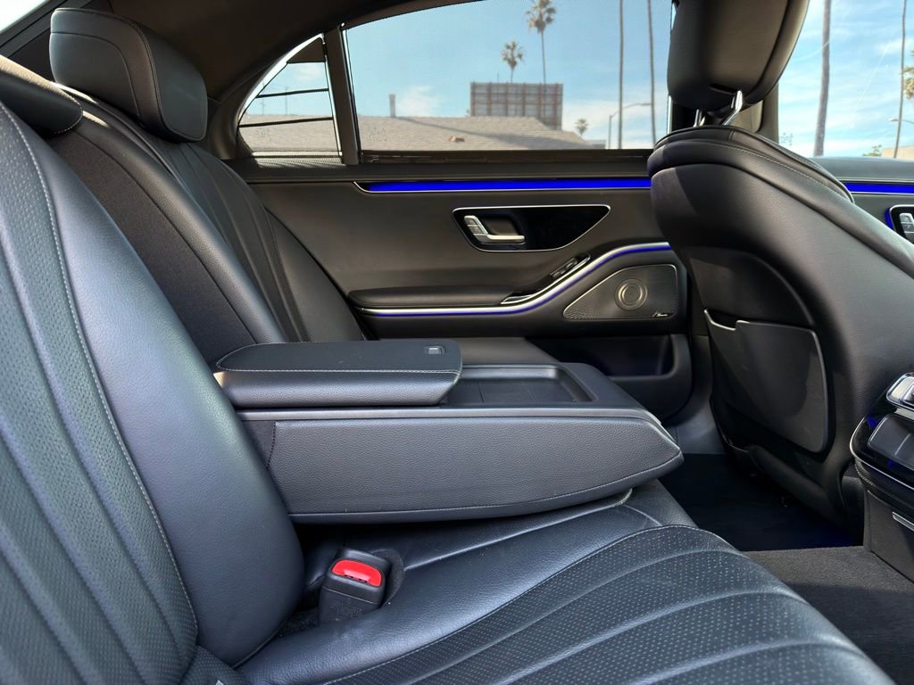 Used 2022 Mercedes-Benz S 500 4MATIC w/ AMG Line Package image 31