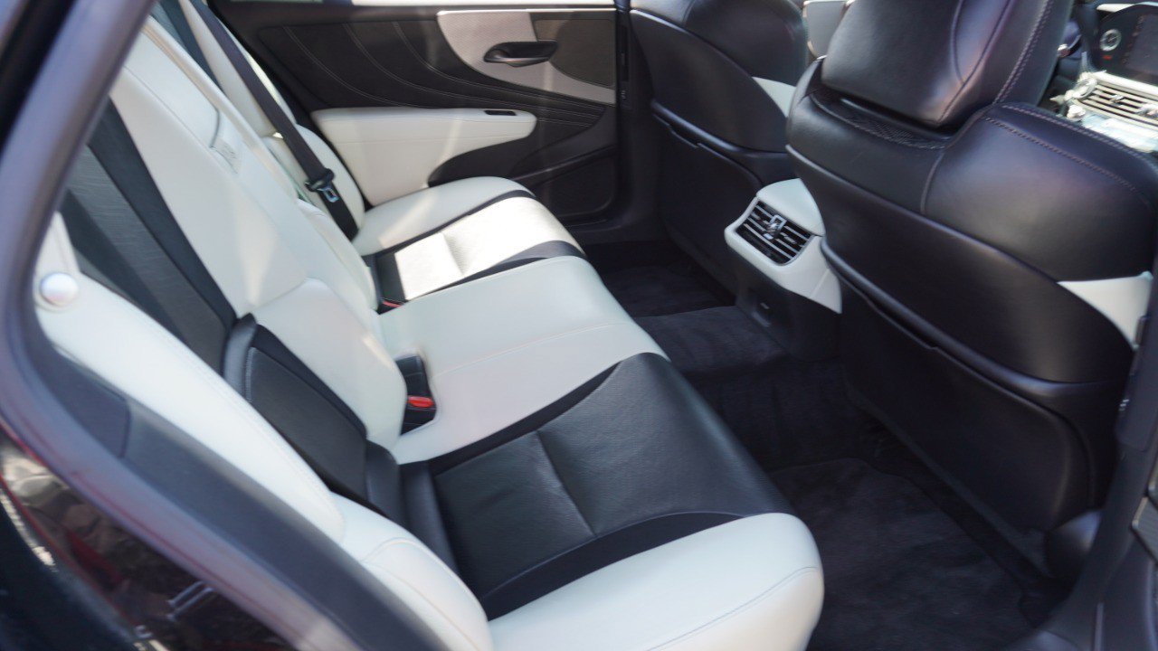 Used 2021 Lexus LS 500 F Sport w/ Dynamic Handling Package RWD image 32