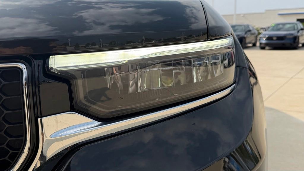 Certified 2022 Jeep Grand Cherokee L Overland w/ Luxury Tech Group IV AWD/4WD image 9