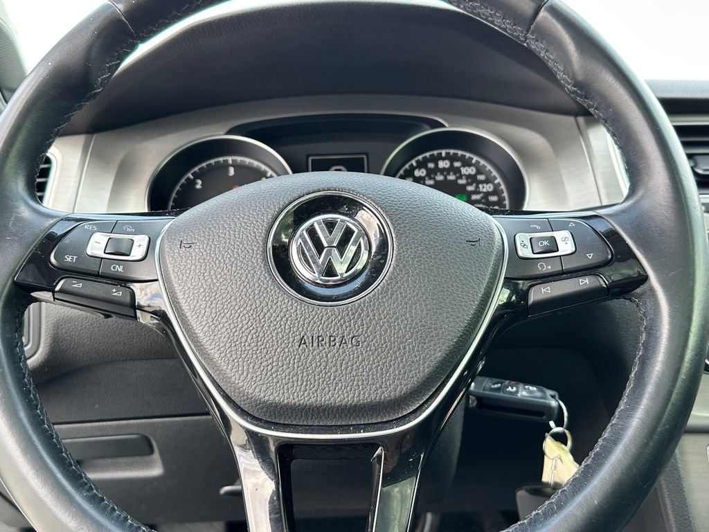 Used 2015 Volkswagen Golf TDI SE image 11