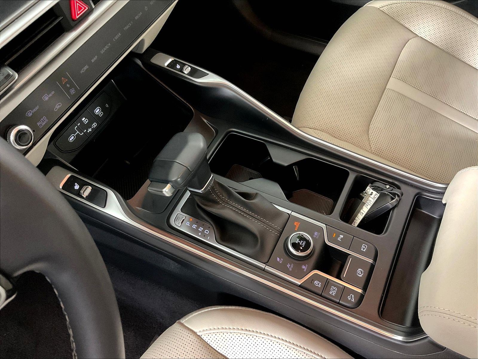 Used 2025 Kia Sorento S AWD/4WD image 18