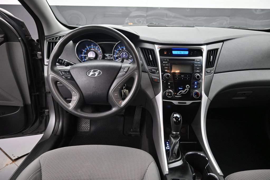Used 2013 Hyundai Sonata GLS w/ Popular Equipment Pkg FWD image 11