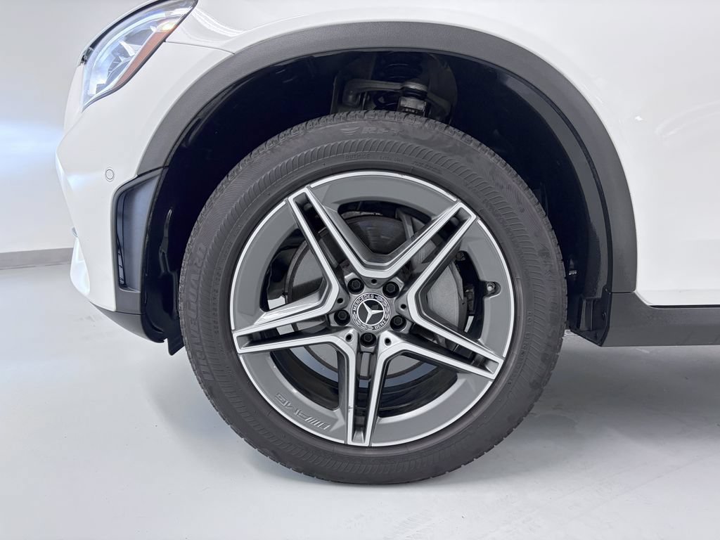 Used 2021 Mercedes-Benz GLC 300 4MATIC image 11