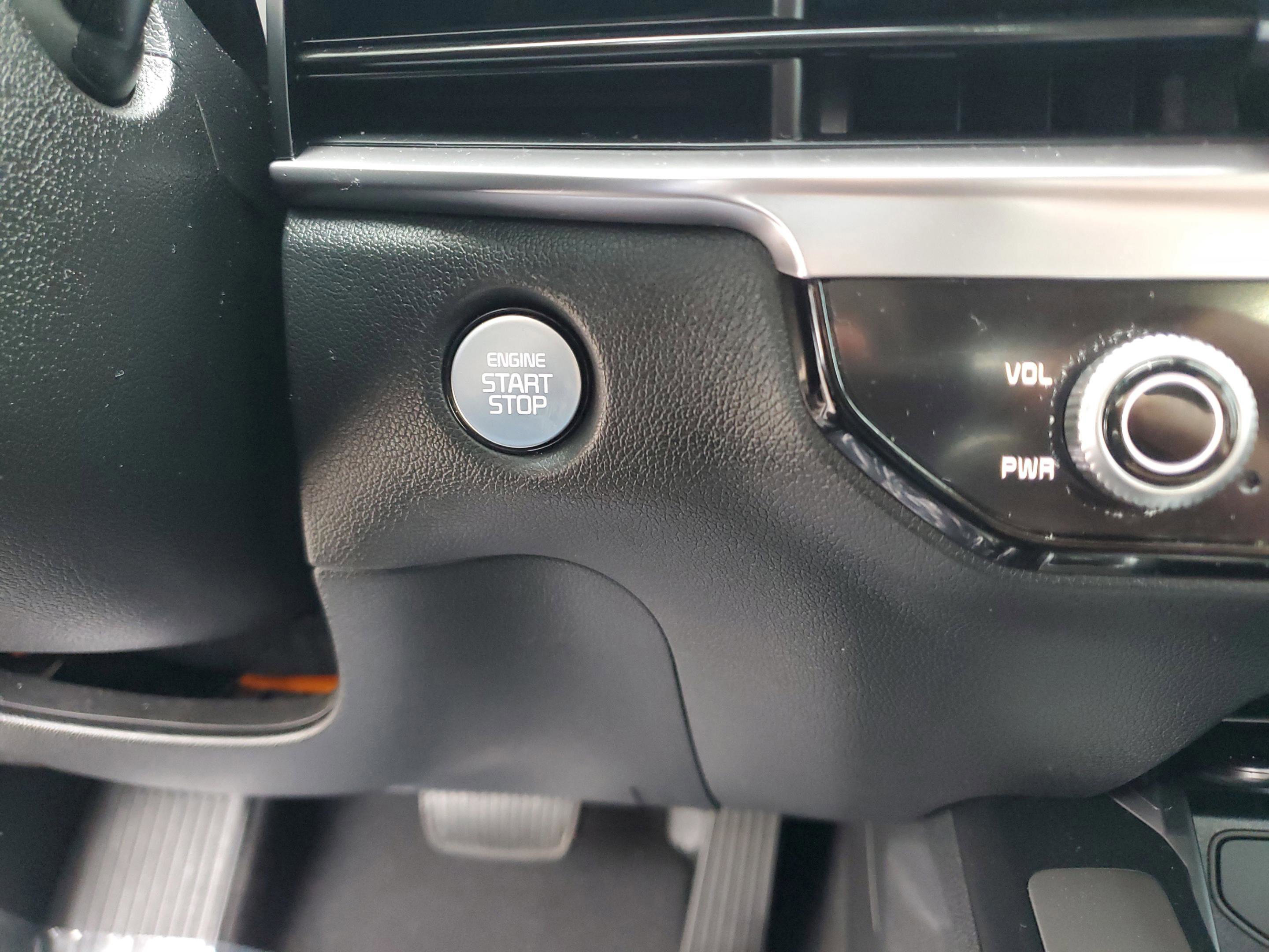 Certified 2025 Kia Sorento EX w/ EX Panoramic Sunroof Package image 21