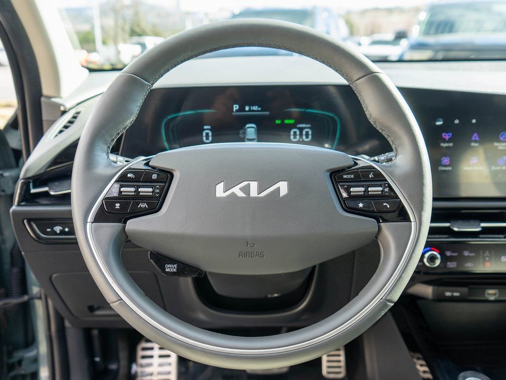 Used 2023 Kia Niro SX Touring FWD image 15