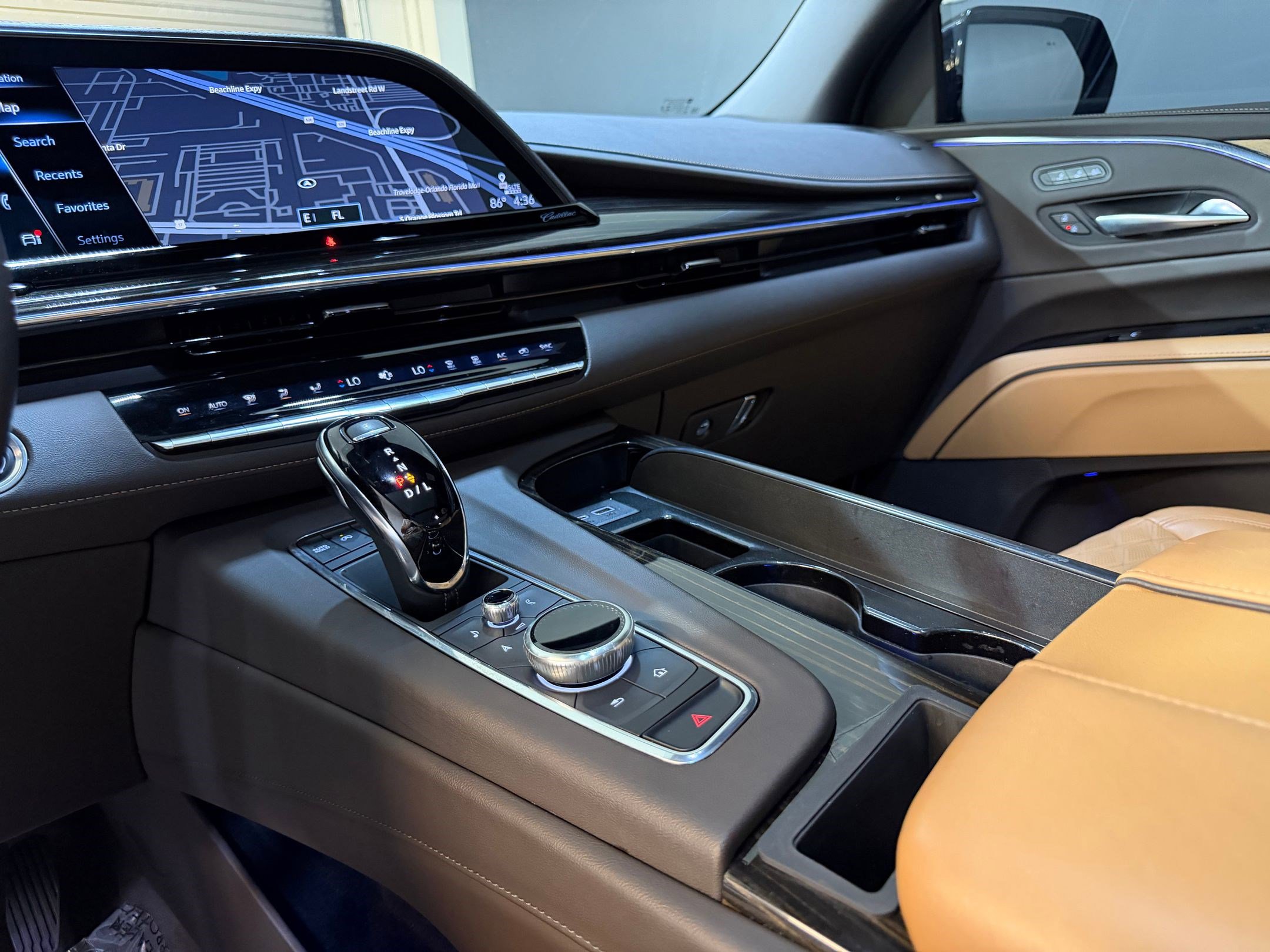 Certified 2023 Cadillac Escalade ESV Premium Luxury image 17