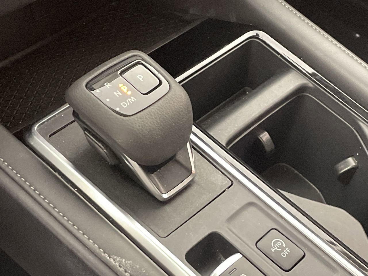 Used 2025 Nissan Pathfinder SV image 15