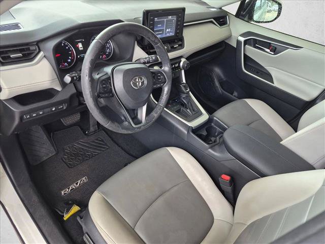 Used 2019 Toyota RAV4 XLE Premium w/ Cold Weather Package FWD image 10