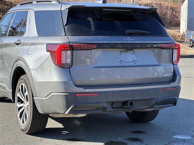 Used 2025 Ford Explorer ST-Line AWD/4WD image 7