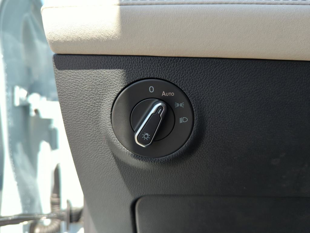 New 2026 Volkswagen Taos SE image 39