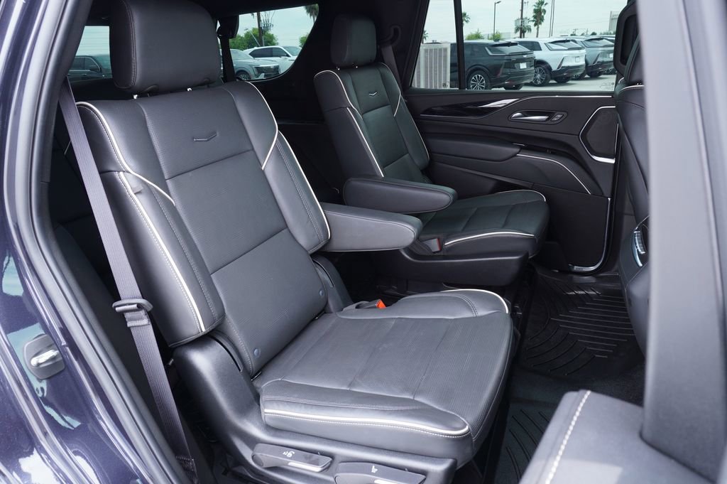Used 2024 Cadillac Escalade Sport w/ LPO, ONYX Package image 9