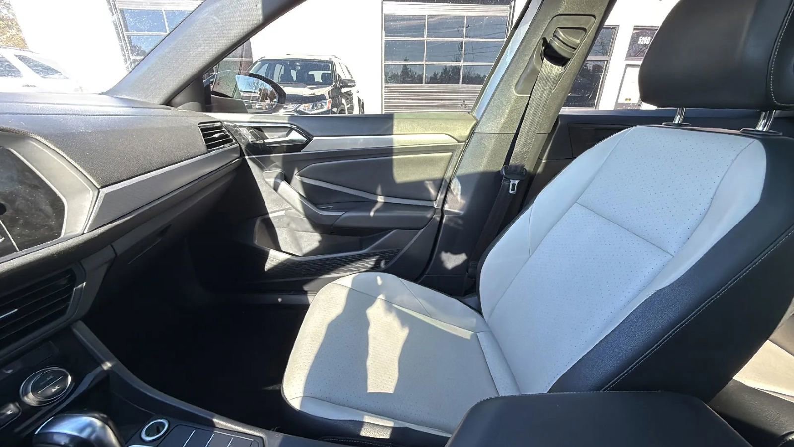 Used 2019 Volkswagen Jetta R-Line w/ R-Line Cold Weather Package image 23