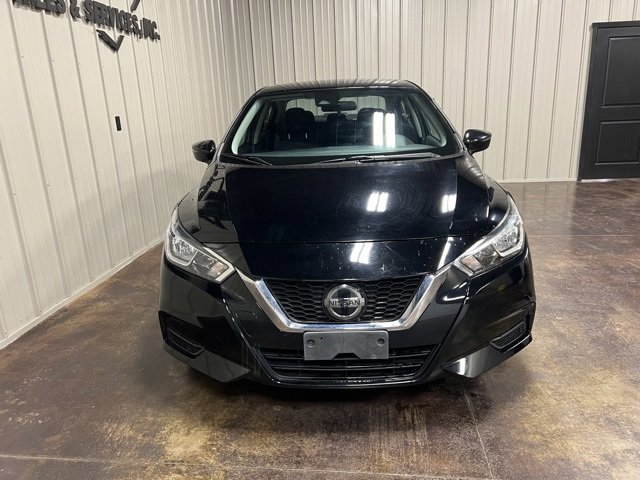 Used 2021 Nissan Versa SV image 3