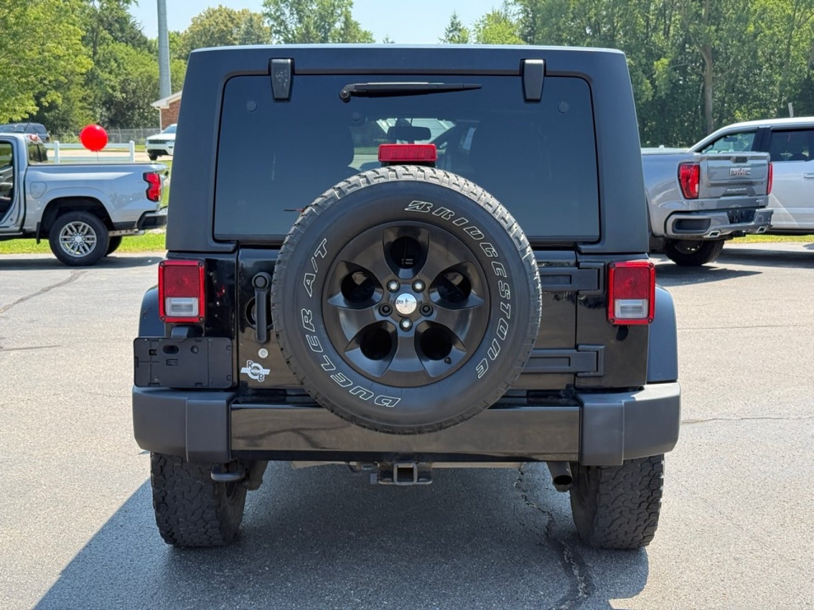 Used 2016 Jeep Wrangler Unlimited Sahara w/ Dual Top Group AWD/4WD image 7