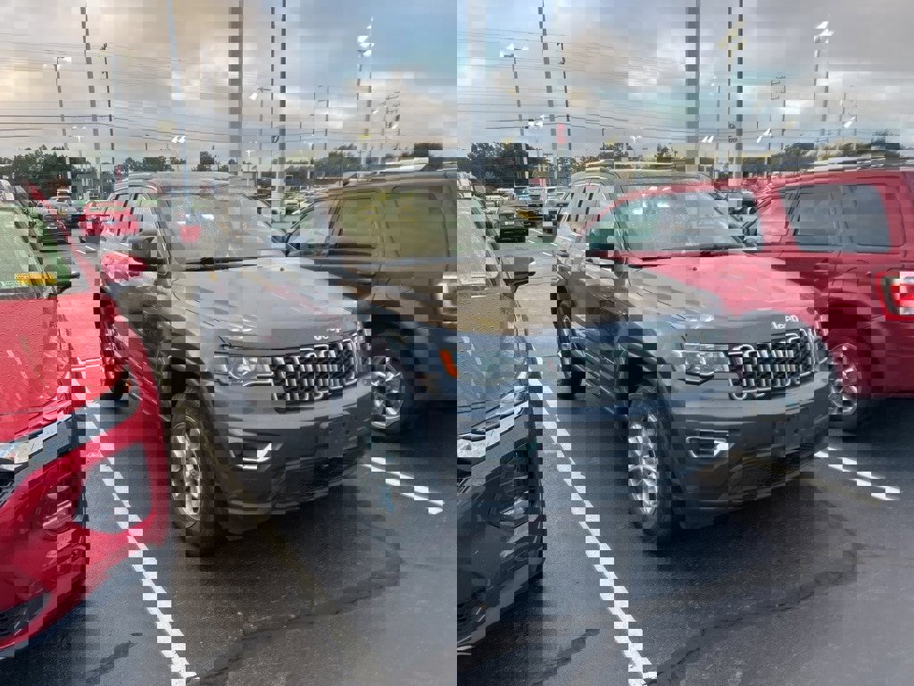 Used 2018 Jeep Grand Cherokee Laredo