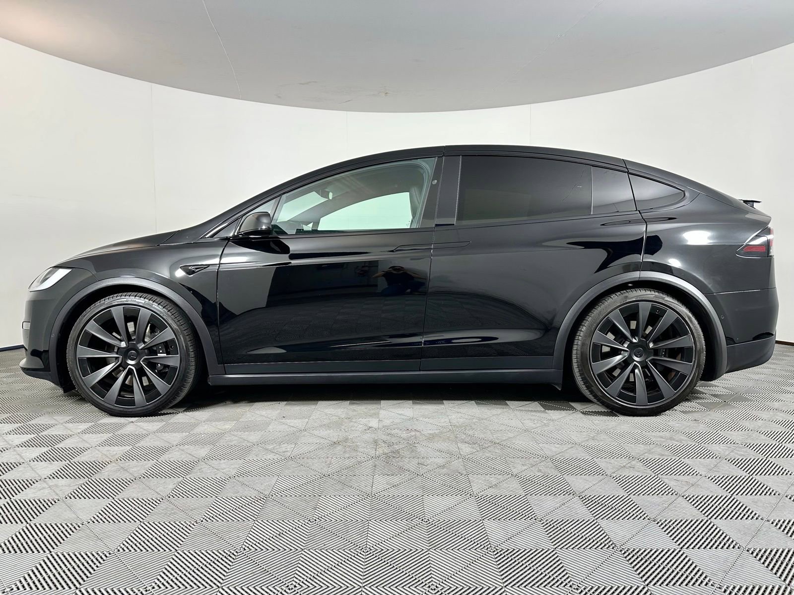 Used 2023 Tesla Model X AWD/4WD image 18
