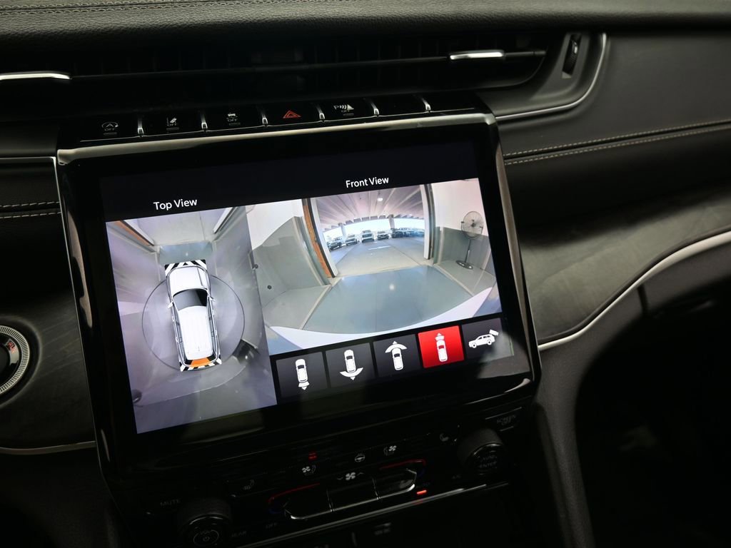 Used 2021 Jeep Grand Cherokee L Limited w/ Luxury Tech Group II image 23