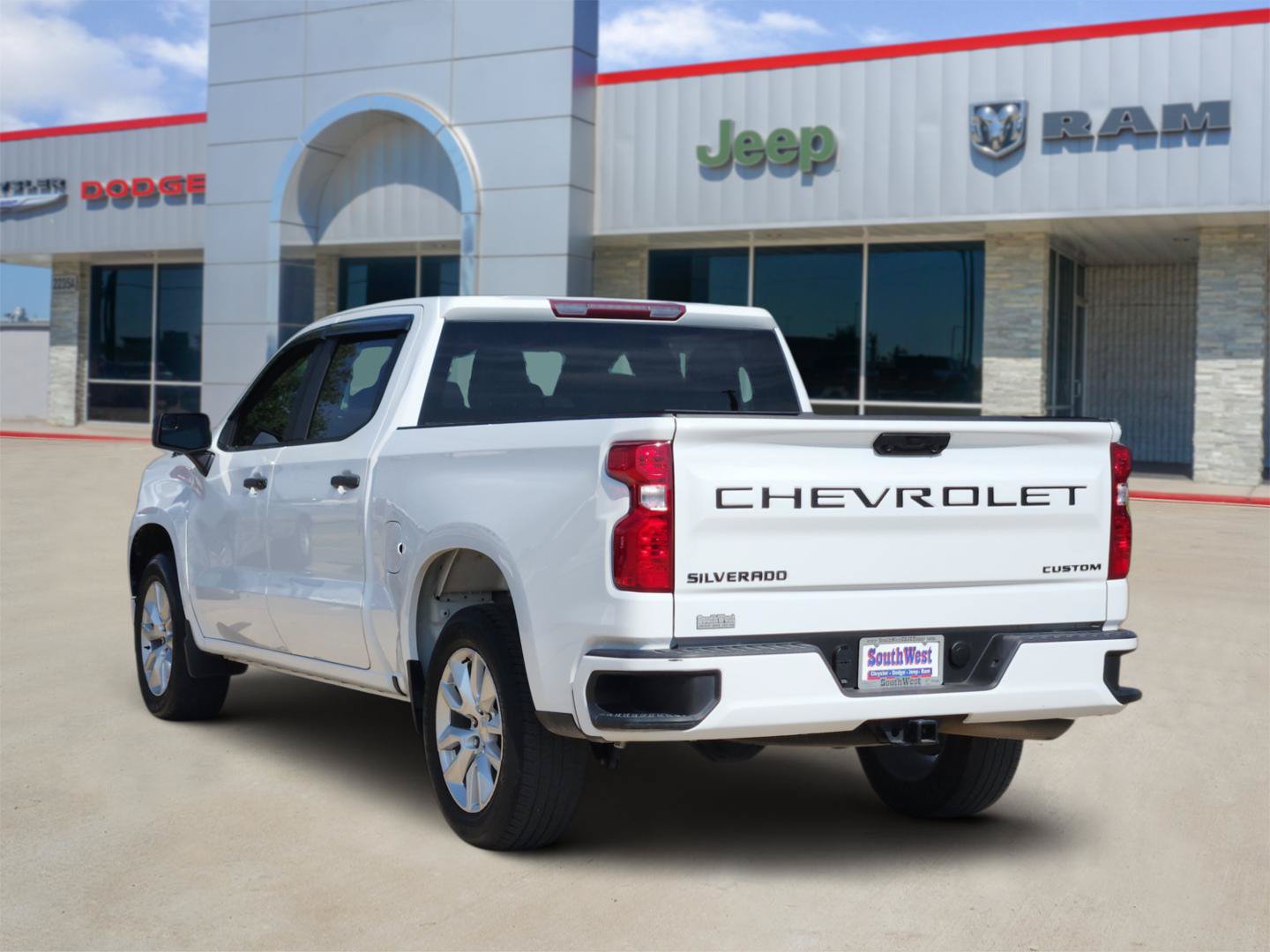 Used 2023 Chevrolet Silverado 1500 Custom RWD image 4