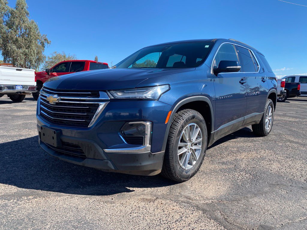 Used 2023 Chevrolet Traverse LT FWD image 2