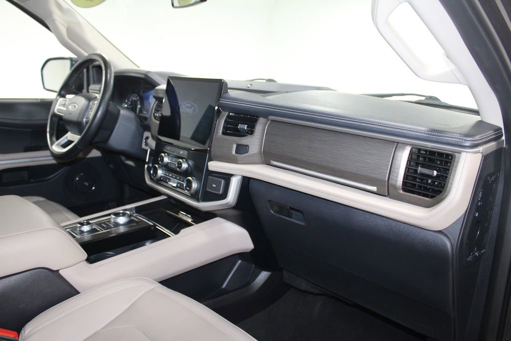 Used 2024 Ford Expedition Limited image 33