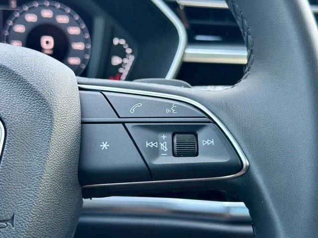 New 2025 Audi Q3 2.0T Premium image 27
