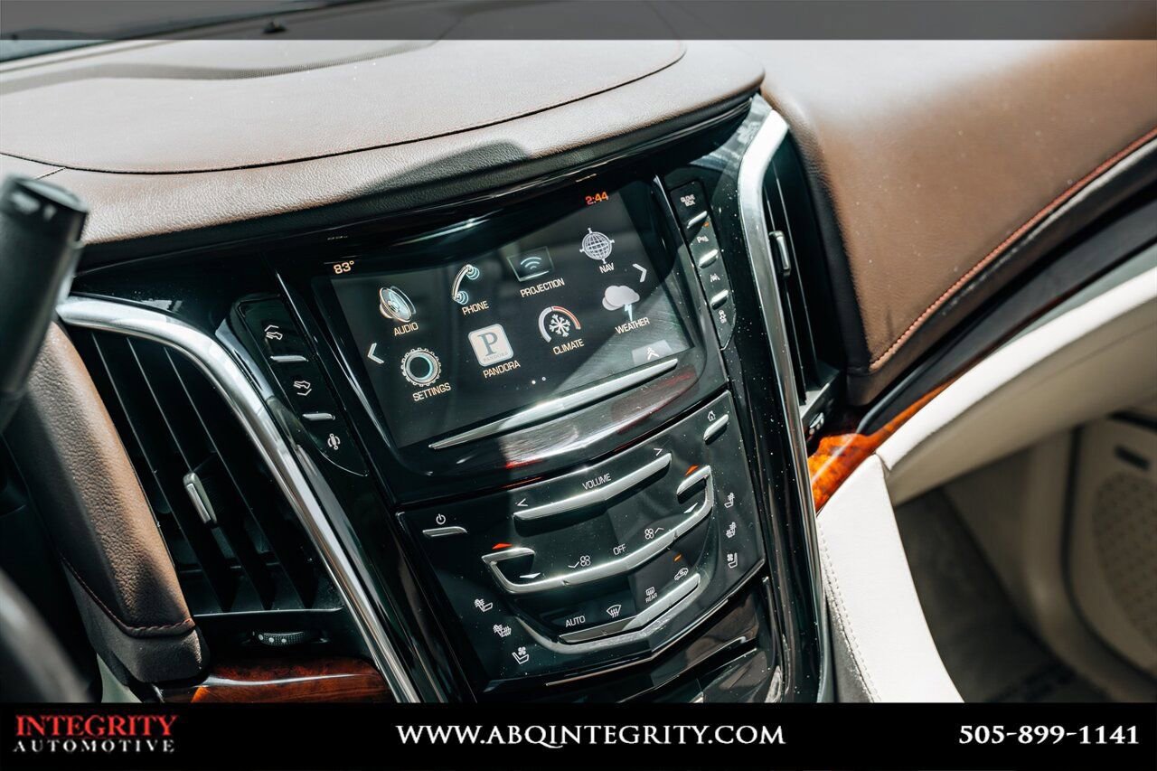 Used 2016 Cadillac Escalade Luxury AWD/4WD image 34