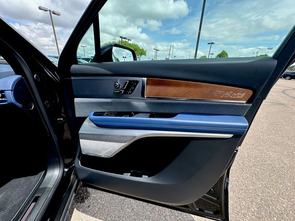 New 2026 Cadillac Vistiq Premium Luxury image 19