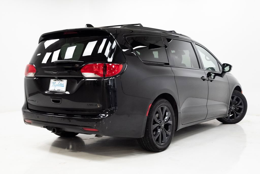 Used 2020 Chrysler Pacifica Limited FWD image 31