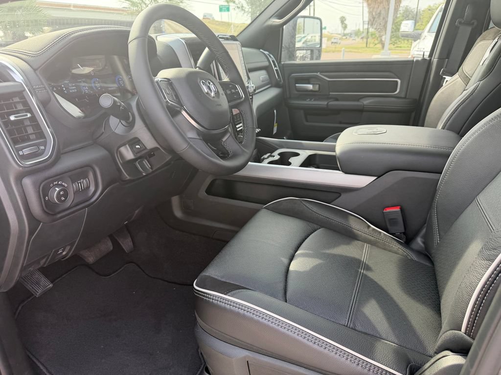 New 2026 RAM 2500 Laramie AWD/4WD image 12