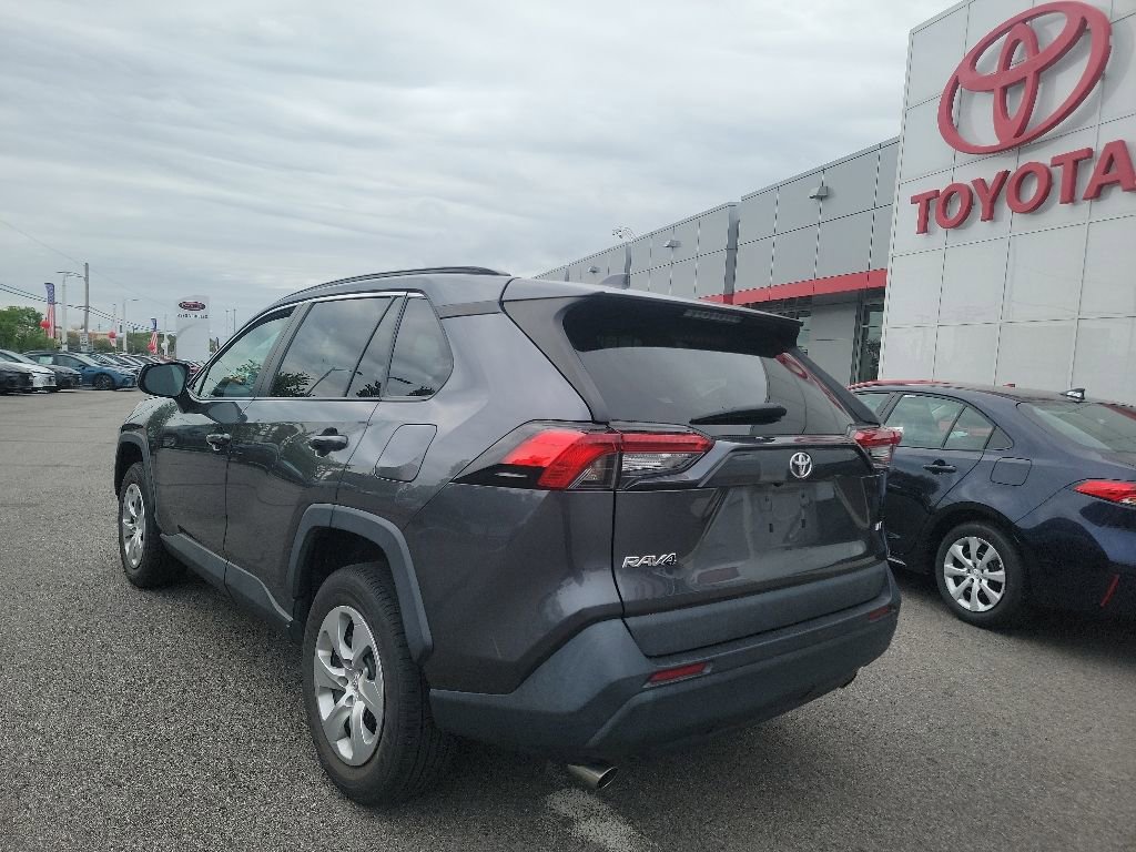 Used 2021 Toyota RAV4 LE FWD image 9