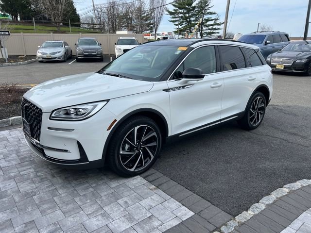 Used 2025 Lincoln Corsair Reserve image 2